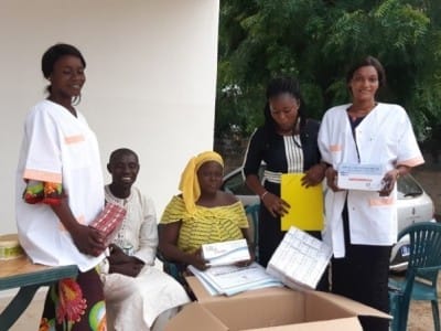 hand-fuer-afrika-personal-krankenstation
